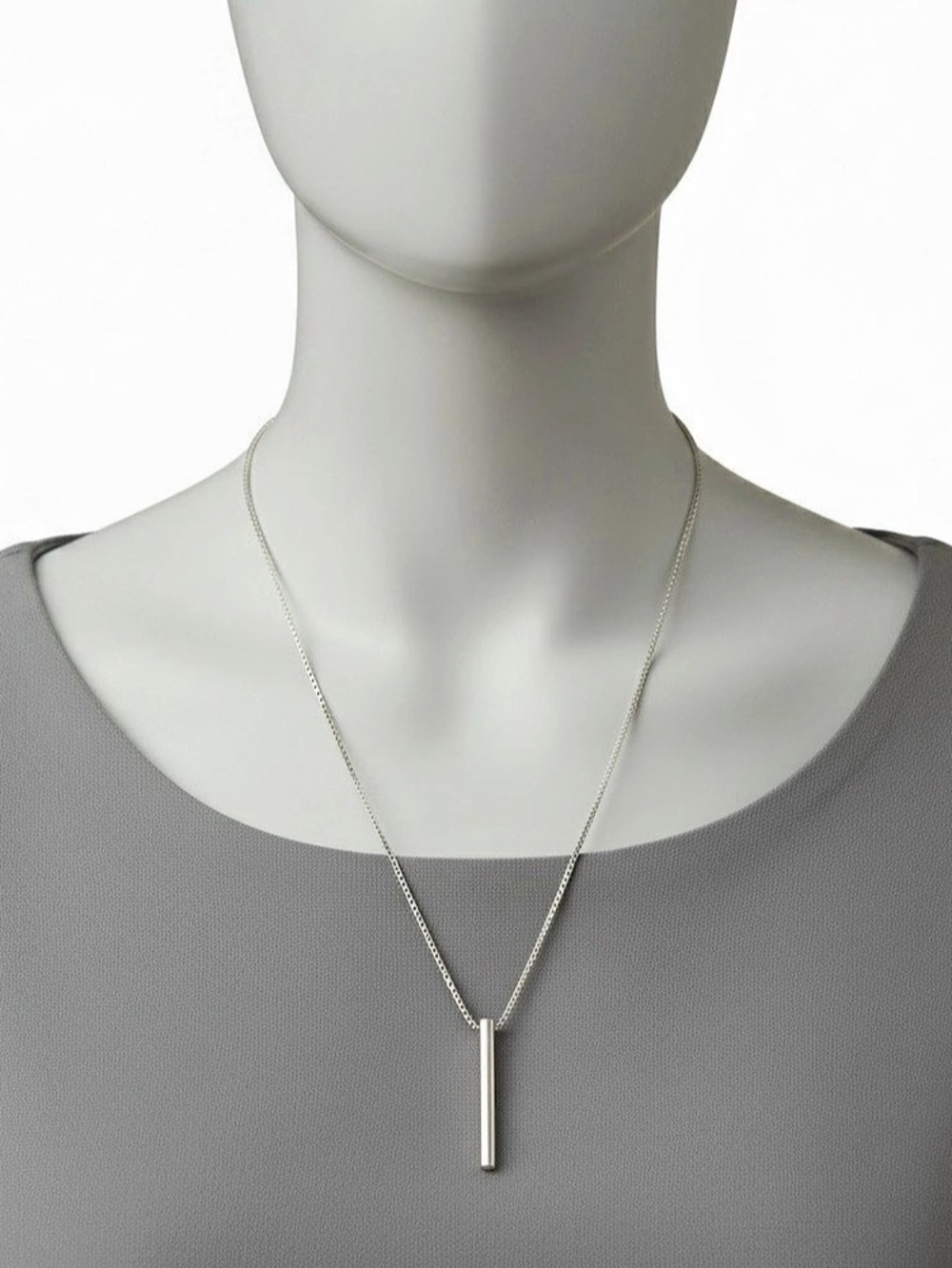 SHEIN Bar Pendant Necklace in Silver Like New